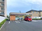 駐車場も店舗も広く使いやすいお店です。オンラインで注文した商品を受け取ることもできます。