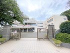 本太小学校まで900ｍ