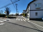 前面道路・外観（2025年3月撮影）