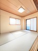 【和室約6帖】バルコニーに面した２面採光の明るい和室！