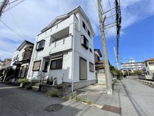 草加市谷塚上町