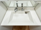 ■洗面器とカウンターに継ぎ目のない一体成型カウンター採用でお掃除もラクラクです！