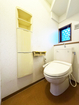 1階トイレ　収納棚付き