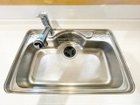 ■お手入れしやすいステンレスシンク。浄水器付き水栓採用です♪