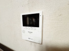 TVモニター付インターホンはドアを開けず来訪者を確認できる安心の設備
