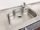 ■お手入れしやすいステンレスシンク！広めのシンクで調理器具も洗いやすいです♪