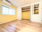 約6帖の2階西側洋室。収納も充実！ダイニングキッチンと廊下から出入りが可能です。（2025年12月）撮影
