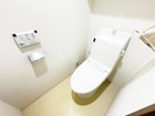 【トイレ】温水洗浄機付で快適なレストルーム