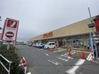 【ヤオコー船橋三咲店】9：00～21：45営業のスーパーマーケット。110台分のカースペースがあります。