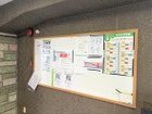 【エントランス】マンションに関する情報はエントランスの掲示板で