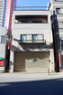 【外観】1階店舗、2・3階に居住スペース、屋上の鉄骨造3階建て！現在空家です！　現地（2026年2月）撮影
