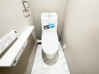 【トイレ】温水洗浄機付で快適なレストルーム