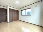 3階　洋室バルコニーに面した明るいお部屋です。