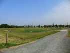 吉川運動公園(2560ｍ)吉川市内でも新しい町並みとして知られる「きよみ野」エリアの一画を占める、「吉川運動公園」。1万9,200平方メートルの広さを誇る公園である。