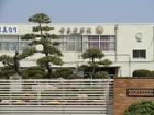 本校は、昭和２２年４月１１日に幸手町立幸手中学校として発足