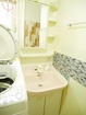 シンプルなデザインの洗面化粧台