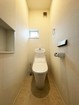■一体型トイレは全体的に凹凸が少なく、お掃除ラクラク♪スッキリとした印象を与えます