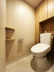 ■トイレは壁面収納棚付きで、すっきりとした清潔感のある空間です！