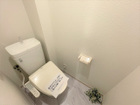 新規交換済みの温水洗浄機付トイレ