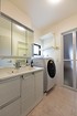 洗濯機上部の空間を有効利用して洗濯用具などすっきり収納できます。