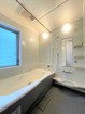 一日の疲れを癒す浴室は追炊、浴室乾燥機付の快適で機能的な空間です