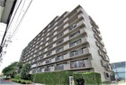 総戸数148世帯の管理体制も良好なマンション。RC造り10階建ての2階部分。